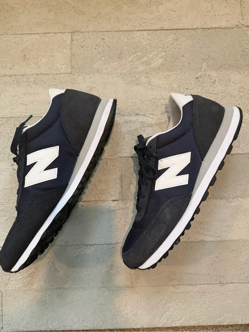 New Balance Men's Navy and White Retro Trainer Sneakers